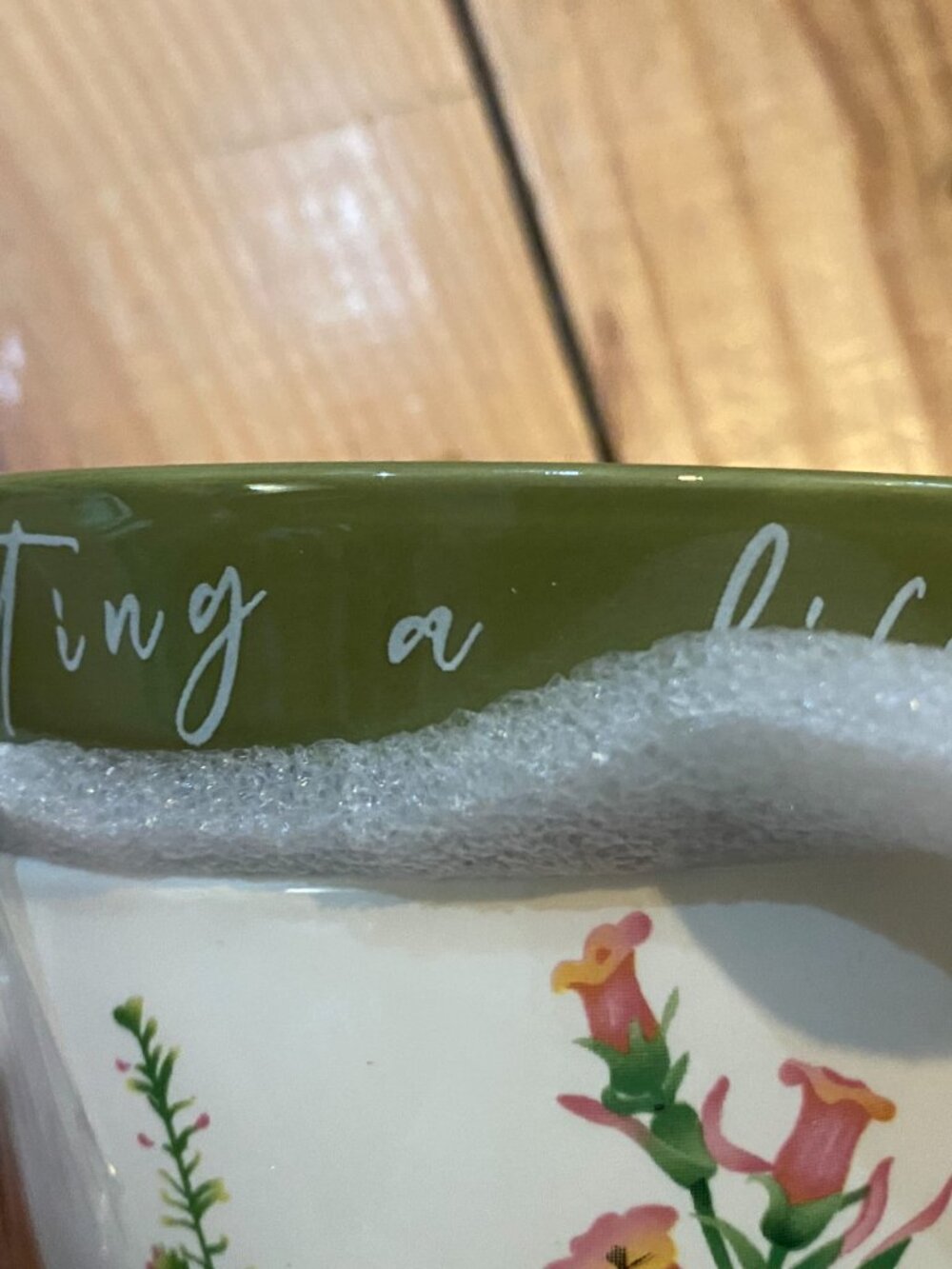 Green floral teacup with lid-NEW! - Picture 8 of 13